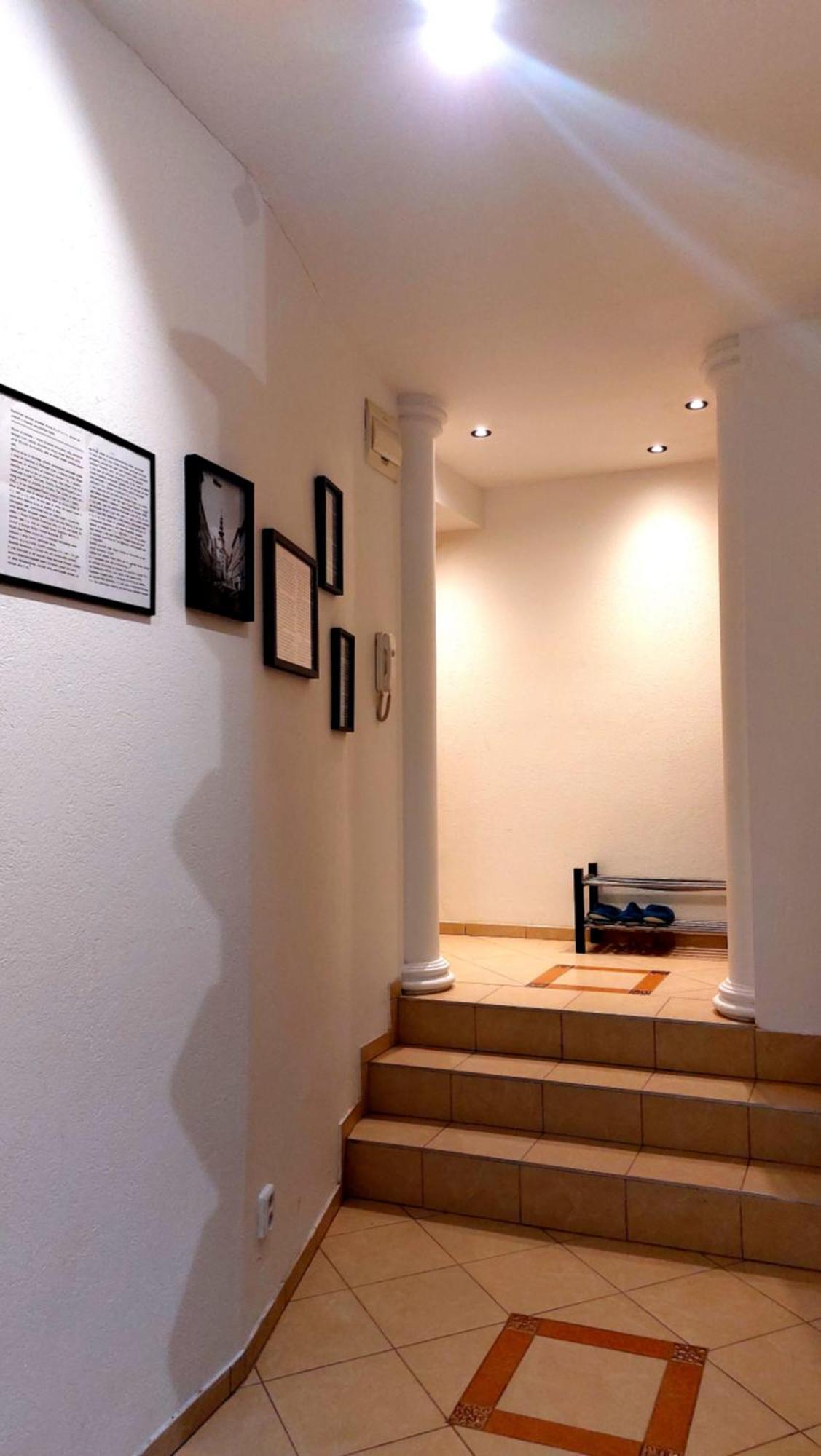 Michael'S Gate Large Apartment In A 15Th-Century Building, Old Town Bratislava Exteriér fotografie
